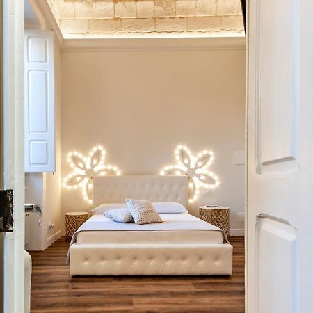Vittoria Luxury House Bed & Breakfast เลชเช ภายนอก รูปภาพ